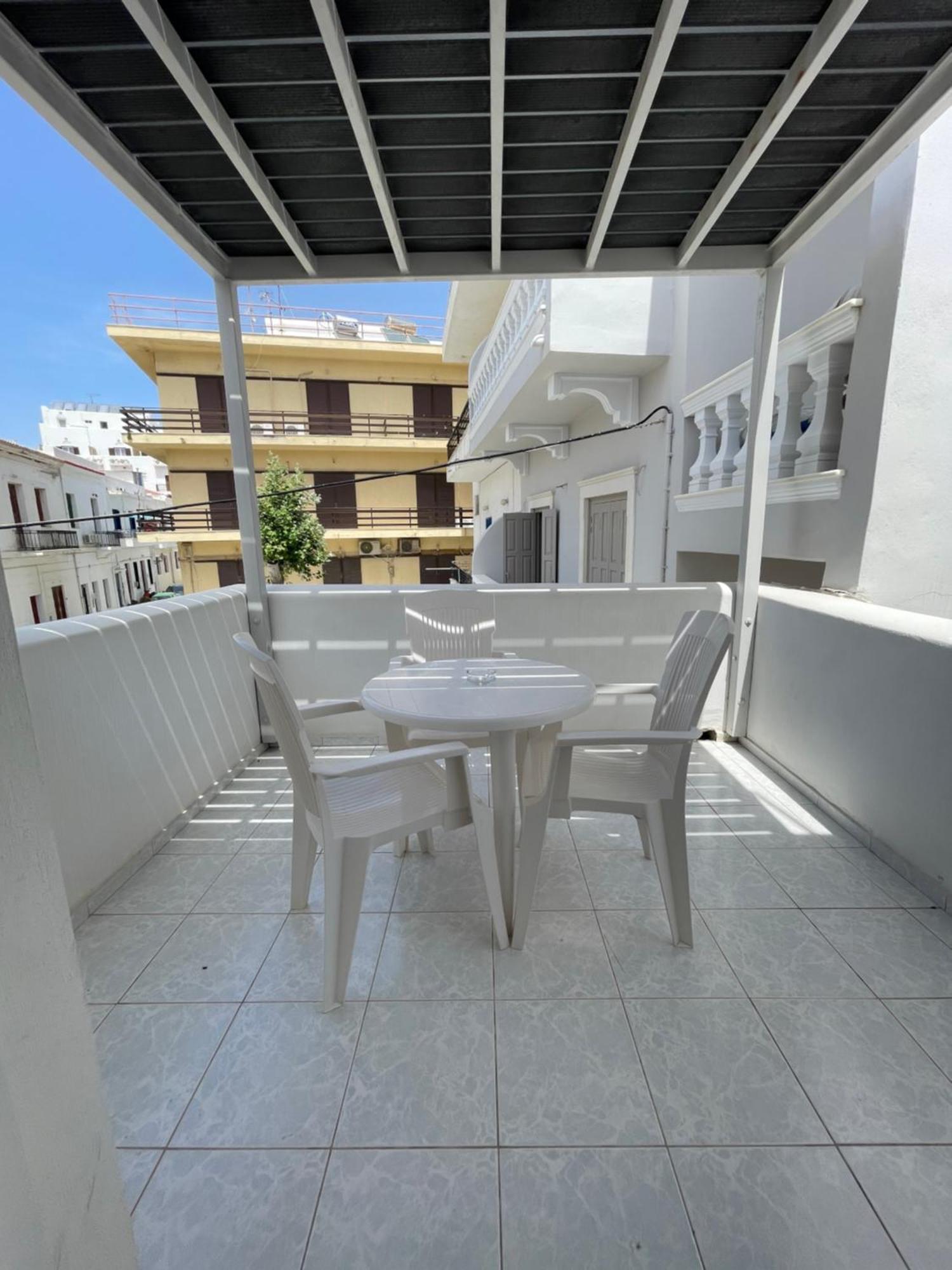 Manto Apartments Тинос Екстериор снимка